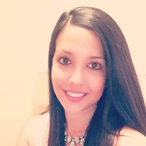 Meet your Posher, Elizabeth